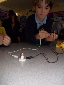 making-circuits-in-electricity-4
