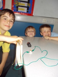 making-circuits-in-electricity-5