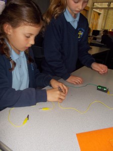 making-circuits-in-electricity-8