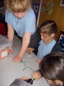 making-circuits-in-electricity-9